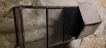 Kooi (groot) voor dieren (metaal) beschikbaar voor biedingen
