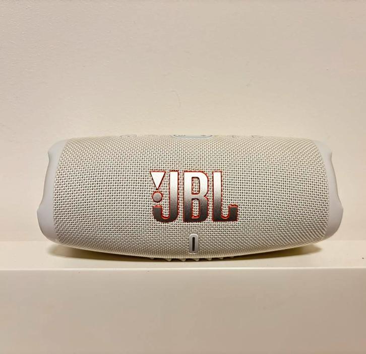 JBL Charge 5 Waterdicht Wit/Grijs - Nieuw in Doos!, TV, Hi-fi & Vidéo, Enceintes, Neuf, Autres types, 120 watts ou plus, JBL, Enlèvement ou Envoi