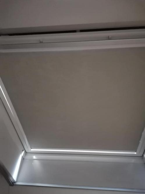 Velux rolgordijn - zandkleur - GGL 606 - 2 stuks, Doe-het-zelf en Bouw, Glas en Ramen, Nieuw, Dakraam, Ophalen