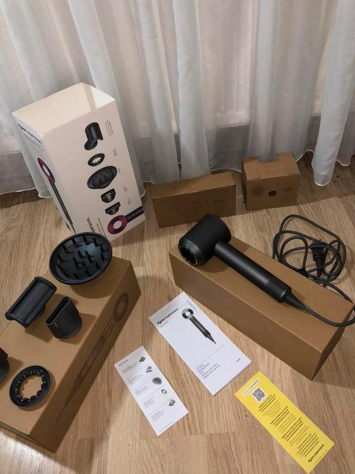 Dyson haardroger, Handtassen en Accessoires, Uiterlijk | Haarverzorging, Zo goed als nieuw, Haardroger, Ophalen of Verzenden