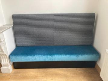 Banquette Bleu Clair beschikbaar voor biedingen