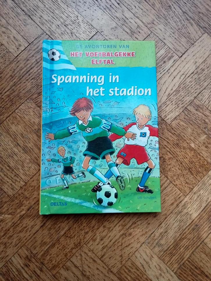 De avonturen van het voetbalgekke elftal: Spanning in het st, Boeken, Kinderboeken | Jeugd | onder 10 jaar, Gelezen, Ophalen of Verzenden
