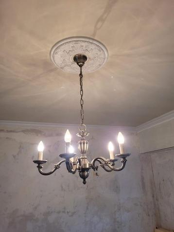 2 Chandeliers / Kroonluchter beschikbaar voor biedingen