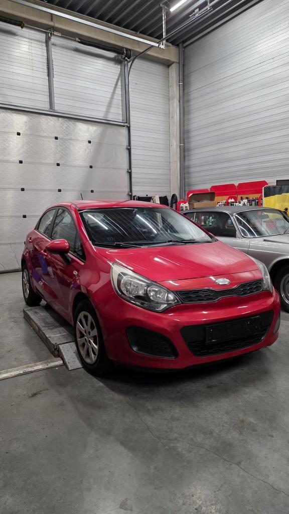 kia rio, Autos, Kia, Particulier, Rio, Essence, Euro 5, 5 portes, Boîte manuelle, Carnet d'entretien, Enlèvement