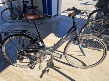 Damesfiets Minerva beschikbaar voor biedingen