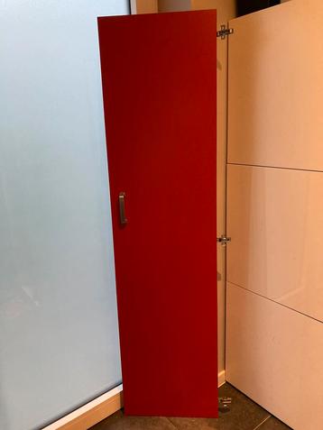 Porte rouge ikea pour armoire Pax de 202x50 cm 