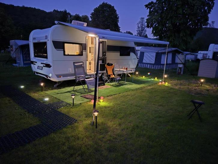 Caravane Hobby 540 De Luxe UL 2024, Caravans en Kamperen, Caravans, Particulier, tot en met 4, 1500 - 2000 kg, Hobby, 2 aparte bedden