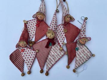 5 popjes voor in de kerstboom (in stof) beschikbaar voor biedingen