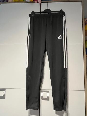 Sportbroek Adidas ~ large  beschikbaar voor biedingen