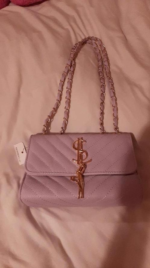 Nieuwe lila handtas met gouden ketting – nooit gebruikt, Handtassen en Accessoires, Tassen | Damestassen, Nieuw, Paars, Ophalen