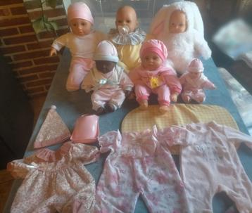 Lot poppen beschikbaar voor biedingen