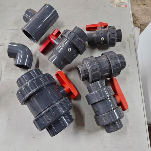Allerlei pvc kogelkranen, terugslagkleppen, enz., Tuin en Terras, Zwembad-toebehoren, Zo goed als nieuw, Ophalen of Verzenden