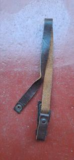 Jugulaire cuir, Enlèvement