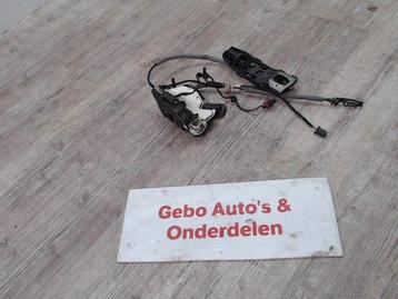 SERRURE DE PORTE GAUCHE Volkswagen Polo V (6R), Autos : Pièces & Accessoires, Utilisé, Gauche, Volkswagen