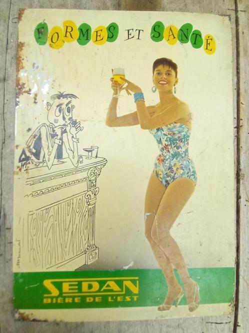 panneau d'affichage en métal vers 1960 Bière SEDAN Forme et, Collections, Marques & Objets publicitaires, Utilisé, Panneau publicitaire