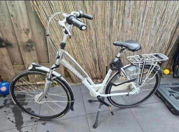 Gazelle damesfiets wit 52, 28 inch ( zeer goede staat ) beschikbaar voor biedingen