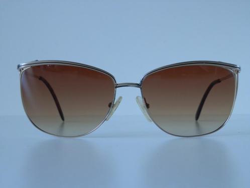 Lacoste zonnebril. Vintage., Handtassen en Accessoires, Zonnebrillen en Brillen | Dames, Zo goed als nieuw, Zonnebril, Overige merken