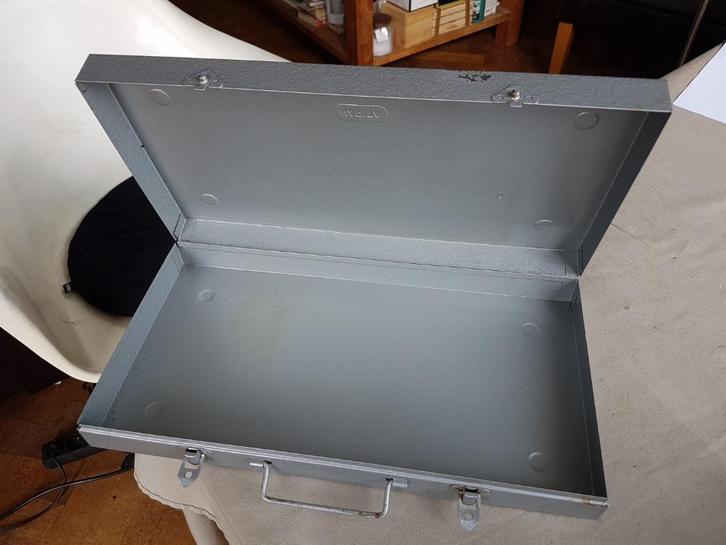 Metalen behuizing 37 x 19,5 x 5,5 cm, Audio, Tv en Foto, Diaprojectoren, Gebruikt, Ophalen of Verzenden
