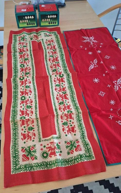 Te koop diverse nieuwe kerstkleedjes en een kussenhoes., Diversen, Kerst, Zo goed als nieuw, Ophalen of Verzenden