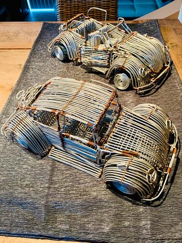 2 decoratieve Volkswagen Kever miniaturen beschikbaar voor biedingen