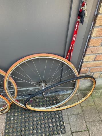 Retro koerswielen + nieuwe tubes beschikbaar voor biedingen
