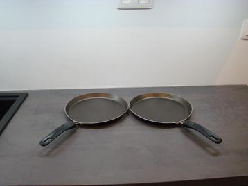 Set van 2 crêpemakers met antiaanbaklaag beschikbaar voor biedingen
