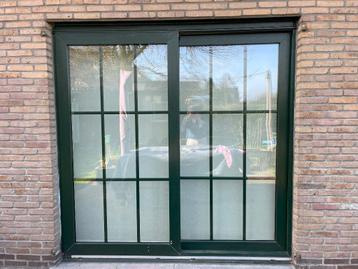 PVC ramen - dubbel glas beschikbaar voor biedingen