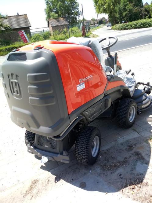 Husqvarna RC320 AWD, Jardin & Terrasse, Tondeuses autoportées, Neuf, 90 à 120 cm, Démarrage électrique, Fonction de mulching, Bac de ramassage