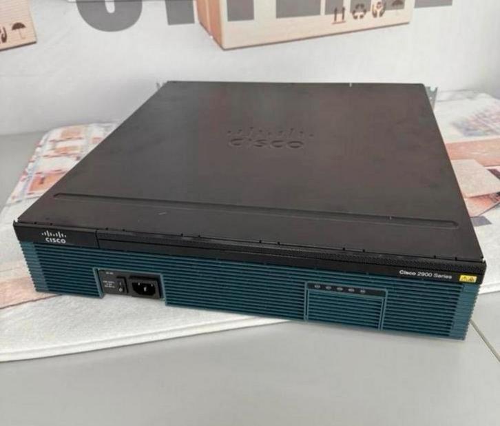 CISCO 2921-K9 V08 1000 Integrated Services Router 2900 serie, Computers en Software, Routers en Modems, Zo goed als nieuw, Ophalen of Verzenden