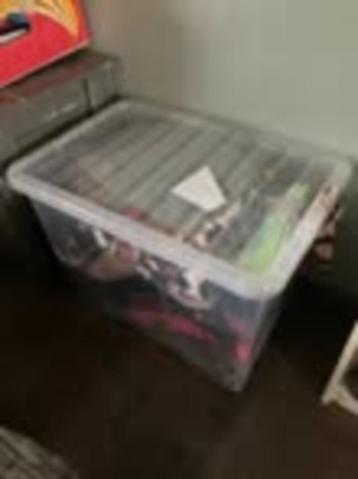 Lot 23 stuks zomerkledij in prima staat. S- ook 3 xs beschikbaar voor biedingen