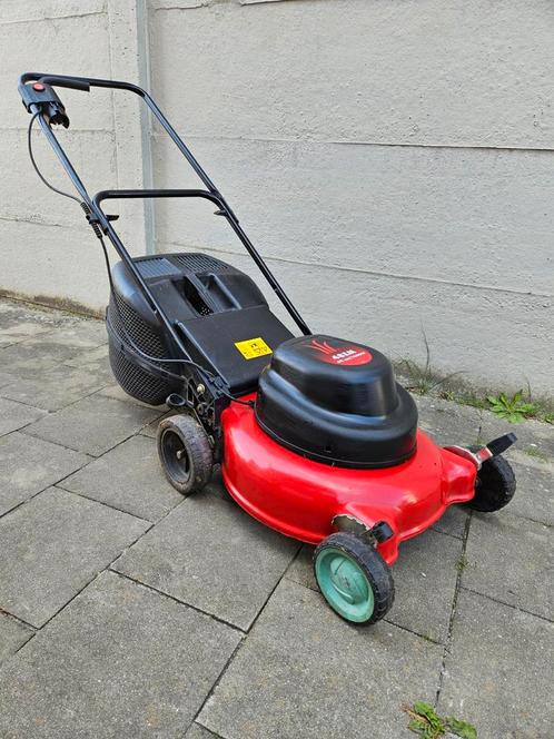 Elektrische grasmaaiers 48 cm 1600 w in goede staat, Tuin en Terras, Grasmaaiers, Gebruikt, Opvangbak, Ophalen