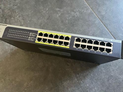 NetGear JGS524PE (24 Ports POE), Computers en Software, Netwerk switches, Zo goed als nieuw, Ophalen