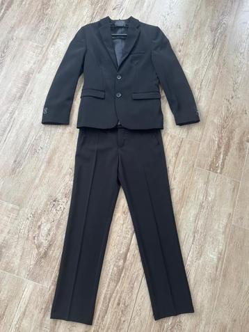 Costume complet - 140 cm beschikbaar voor biedingen