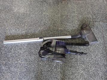Lichtgewicht steelstofzuiger Hyundai met snoer  beschikbaar voor biedingen