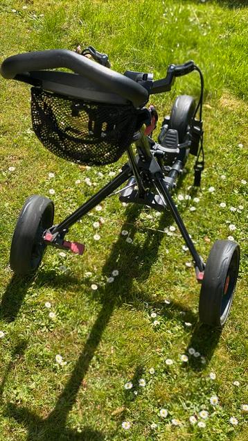 Chariot de golf manuel  beschikbaar voor biedingen