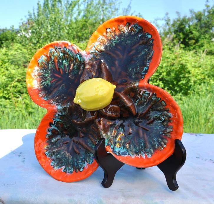 plat vintage vallauris 4 compartiments et citron (modele 2), Antiquités & Art, Antiquités | Céramique & Poterie, Enlèvement ou Envoi