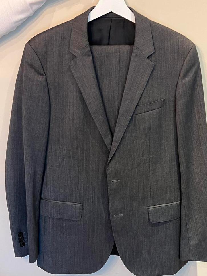 Costume pour homme Hugo Boss en gris, taille 48, Vêtements | Hommes, Costumes & Vestes, Porté, Taille 48/50 (M), Gris, Enlèvement