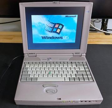 Vintage computers verkopen, uitlenen en repareren beschikbaar voor biedingen