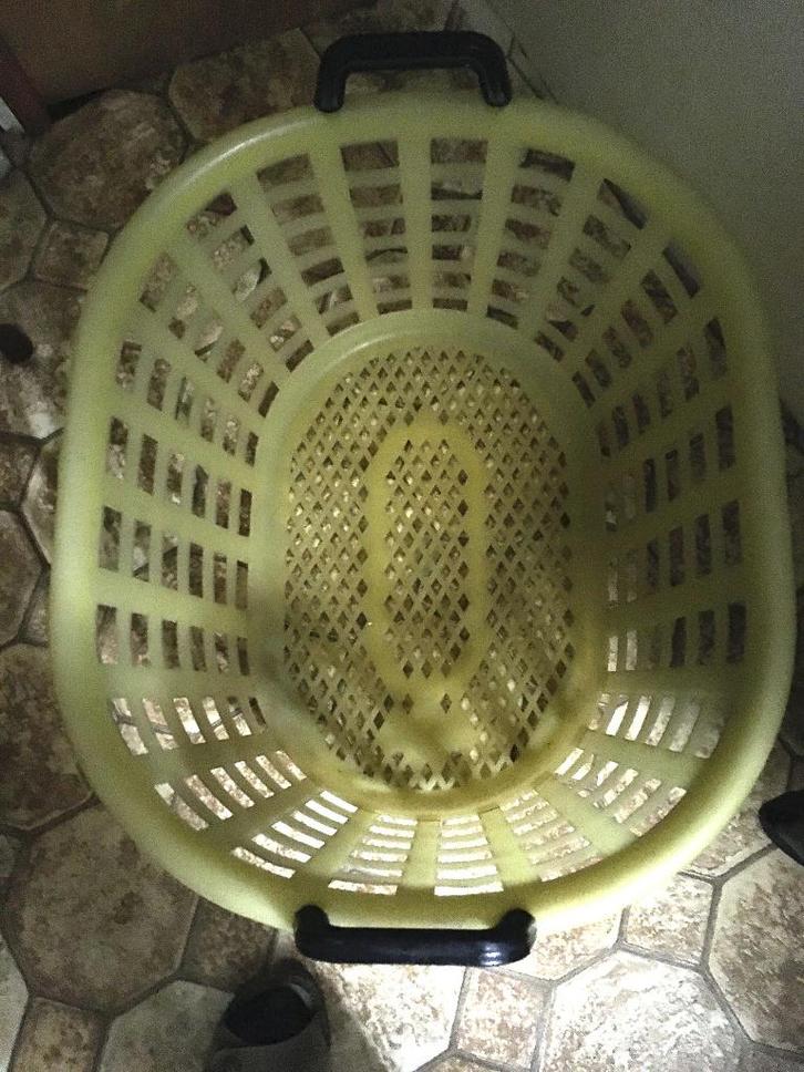 panier à linge ovale robuste en parfait état - 55x45x30 cm, Antiquités & Art, Curiosités & Brocante, Enlèvement ou Envoi