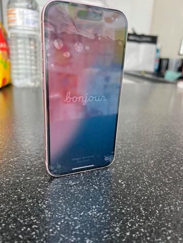 Iphone 15 in zeer goede staat  beschikbaar voor biedingen