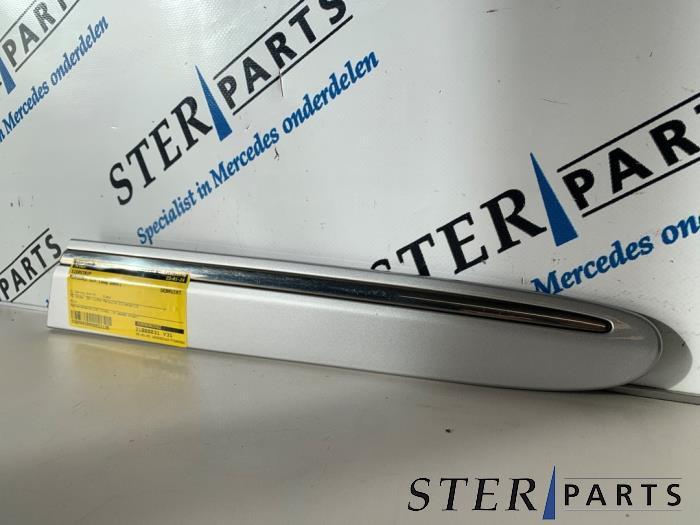 Bande décorative d'un Mercedes CLK, Autos : Pièces & Accessoires, Carrosserie & Tôlerie, Mercedes-Benz, Utilisé, 3 mois de garantie