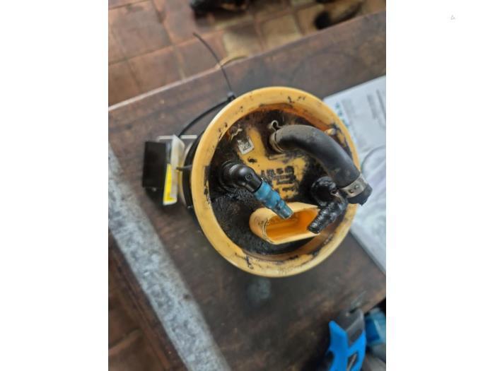 Pompe carburant électrique d'un Volkswagen Polo, Autos : Pièces & Accessoires, Systèmes à carburant, Volkswagen, Utilisé, 3 mois de garantie