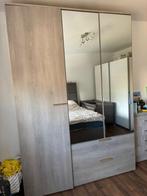 Mooie kleerkast in goede staat €50, Ophalen, Zo goed als nieuw