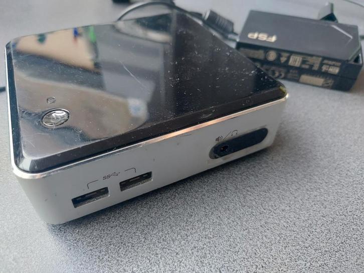 ntel NUC/Mini desktop/D34010WYK core i3 RAM 4GB/SSD60gb, Computers en Software, Desktop Pc's, Gebruikt, Minder dan 2 Ghz, SSD