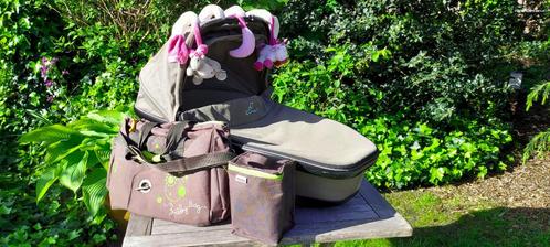 Lit de voyage pliable Quinny + sac à langer Beaba et porte-b, Enfants & Bébés, Poussettes & Combinaisons, Comme neuf, Poussette