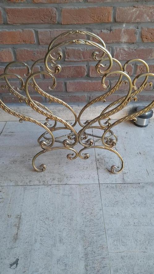 Houder voor kranten in geel koper, messing, Antiek en Kunst, Antiek | Brons en Koper, Koper, Ophalen