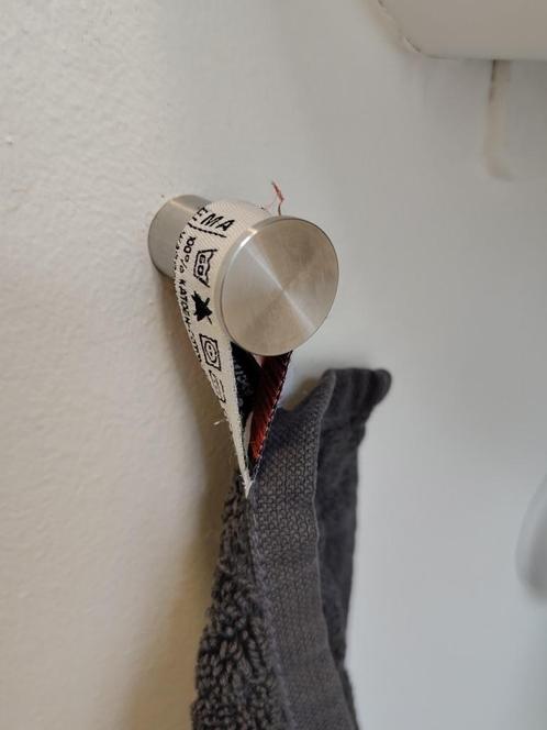 4 handdoek-/kledinghaakjes of kapstokken, Grundtal., Huis en Inrichting, Woonaccessoires | Kapstokken, Gebruikt, Wandkapstok, Minder dan 100 cm