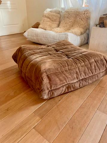 Ligne roset togo poef 100%origineel beschikbaar voor biedingen