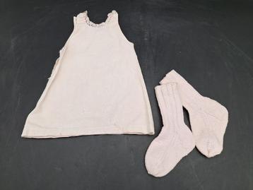 oud roze poppen onderjurk met sokjes, jaren 50 beschikbaar voor biedingen