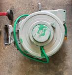 Dévidoir mural automatique HOZELOCK avec tuyau d’arrosage, Tuin en Terras, Tuinslangen, Ophalen, Zo goed als nieuw, Tuinslanghaspel